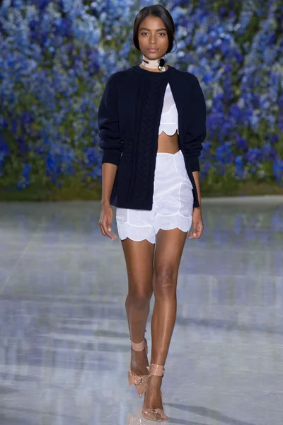 Look 13